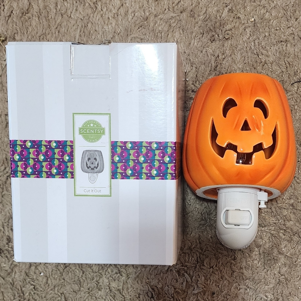 Scentsy Pumpkin Wall Plug-In Warmer